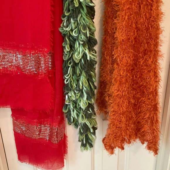 Lot of three scarves, red, orange and green. See measurements in photos. - Picture 2 of 9